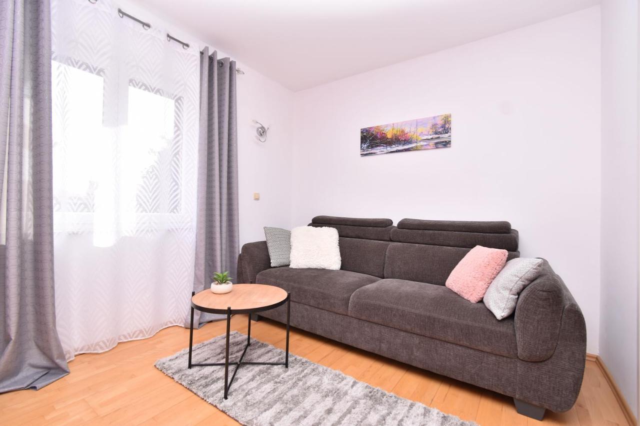 Sunny Garden Sibenik, Cozy Apartment Near Old Town エクステリア 写真